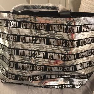 Victoria’s Secret tote NWT